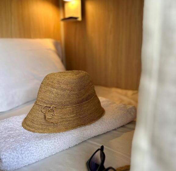 تختخواب در اتاق مشترک, Corsica Hostel Porto Vecchio, Partie Dortoirs