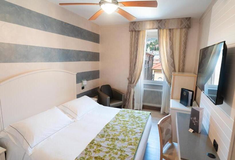 غرفة سوبيريور, Ligure