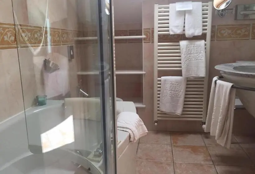 اتاق سوپریور با چشم‌انداز دریا, Ligure