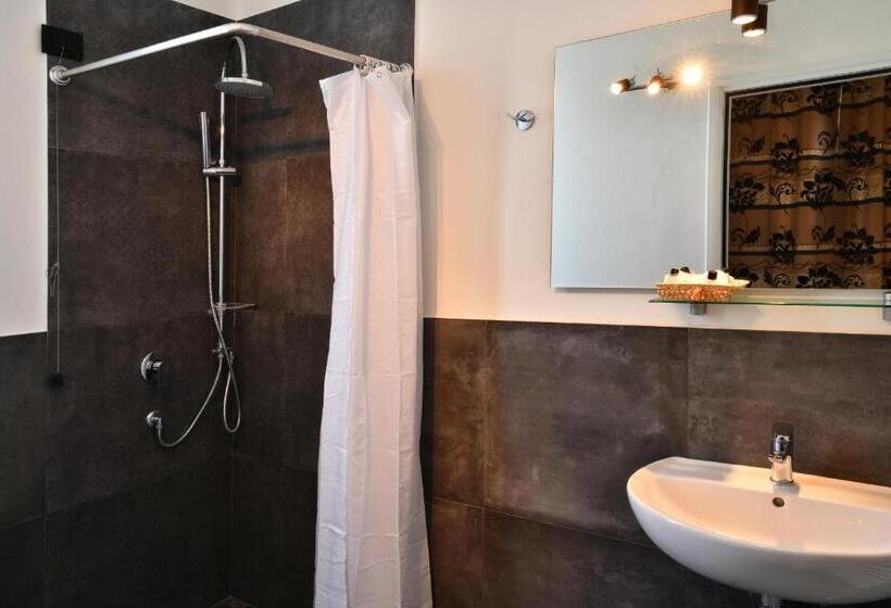 수피리어 룸, Oasis