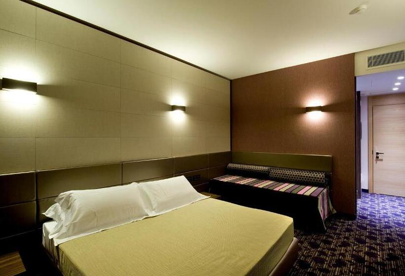 חדר אקזקיוטיב, Viola M