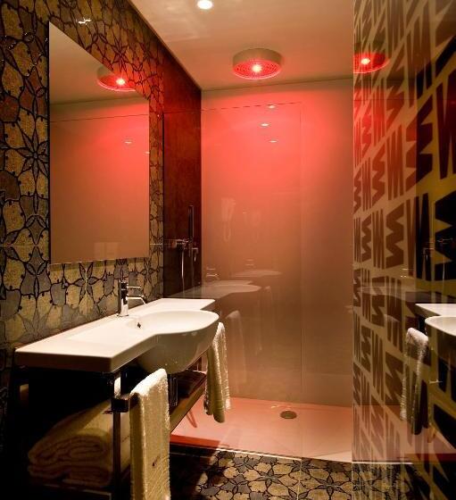 סוויטת ג'וניור, Viola M