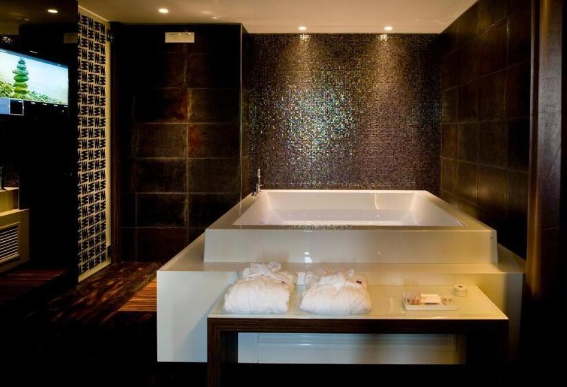 סוויטה, Viola M