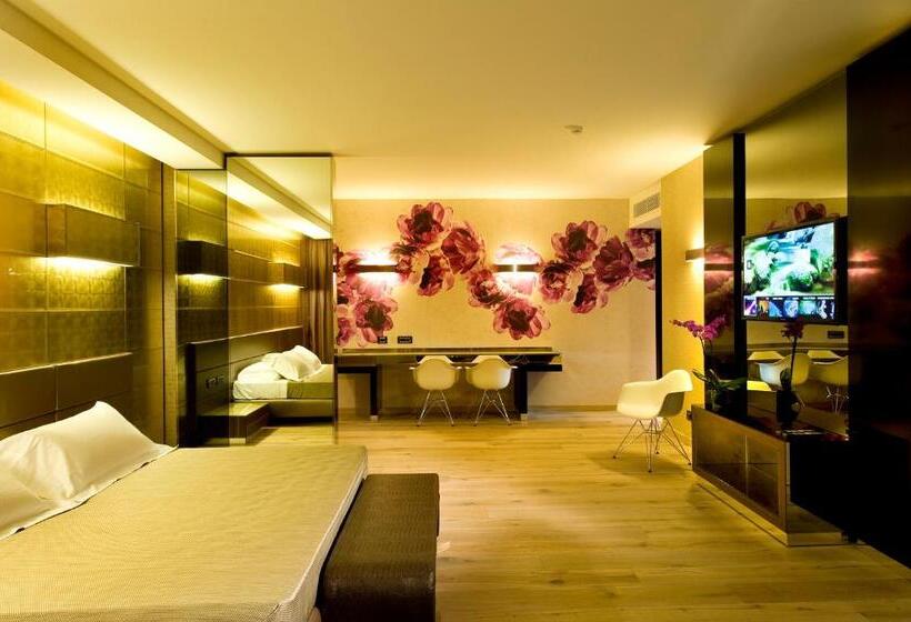 סוויטה, Viola M