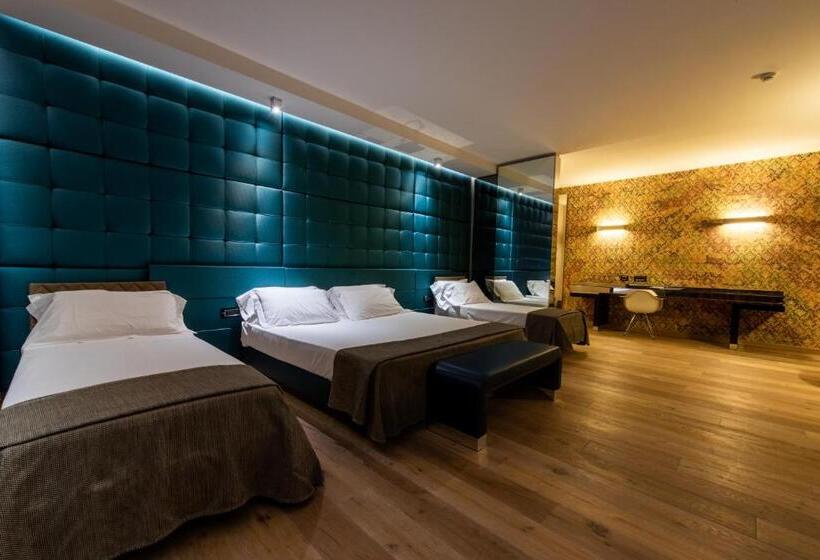 סוויטה משפחתית, Viola M