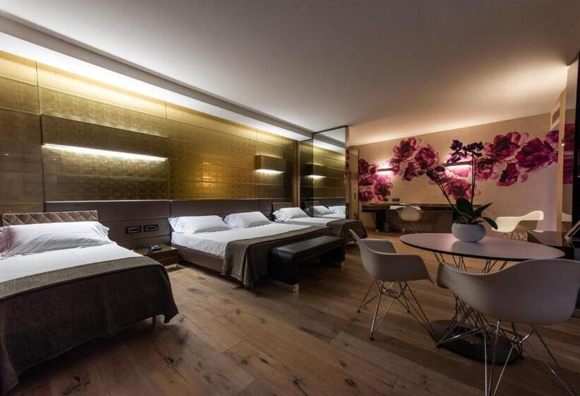 סוויטה משפחתית, Viola M