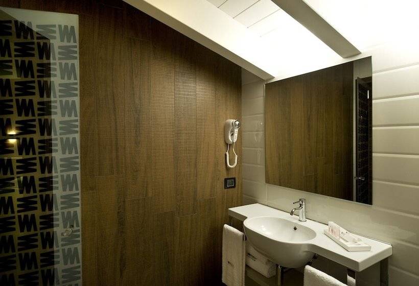 חדר סטנדרט, Viola M