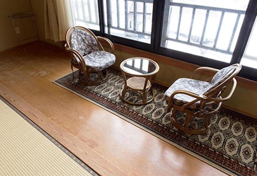 Quarto Quádruplo Estandar, Ryuudo