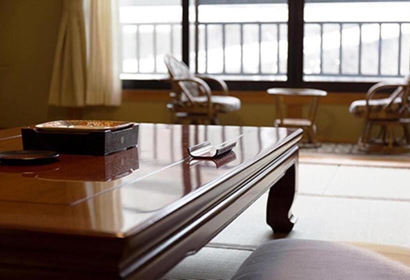 Quarto Quádruplo Estandar, Ryuudo