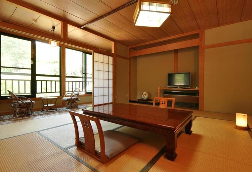 חדר סטנדרט לארבעה, Ryuudo