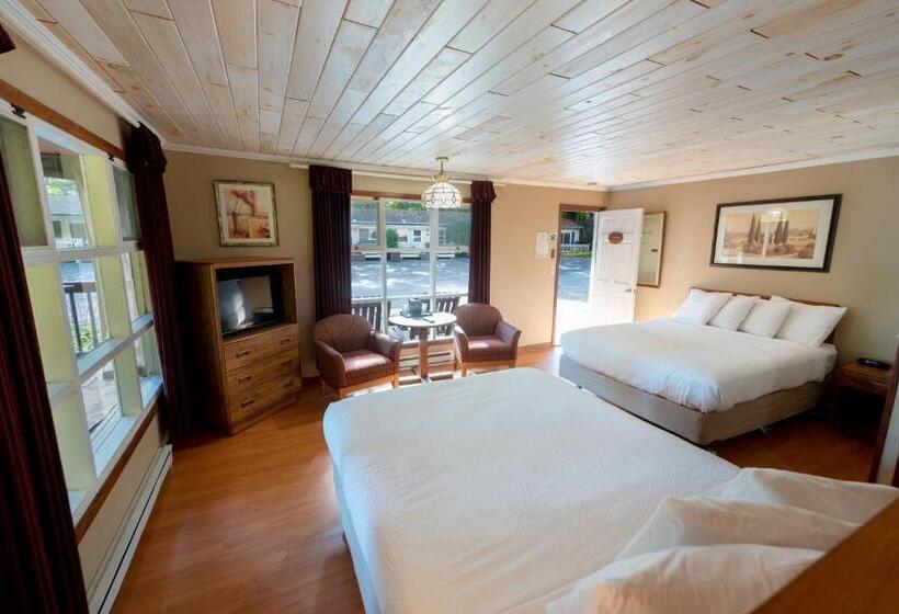 Superior studio with lake view, The Juliana Resort