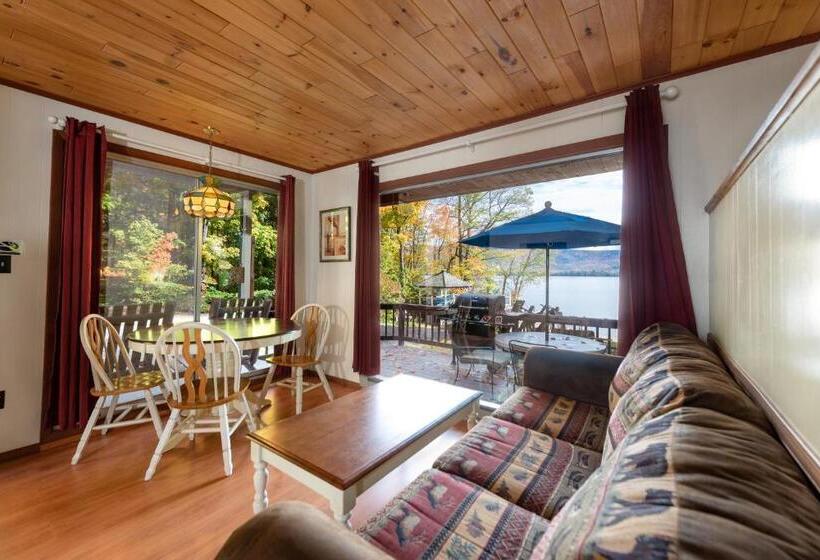 Standard studio with lake view, The Juliana Resort