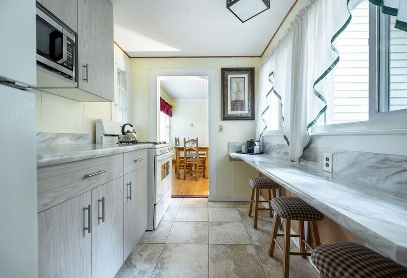 דירת שני חדרים, The Juliana Resort