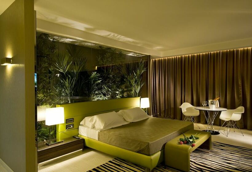 סוויטת סופריור, Viola M