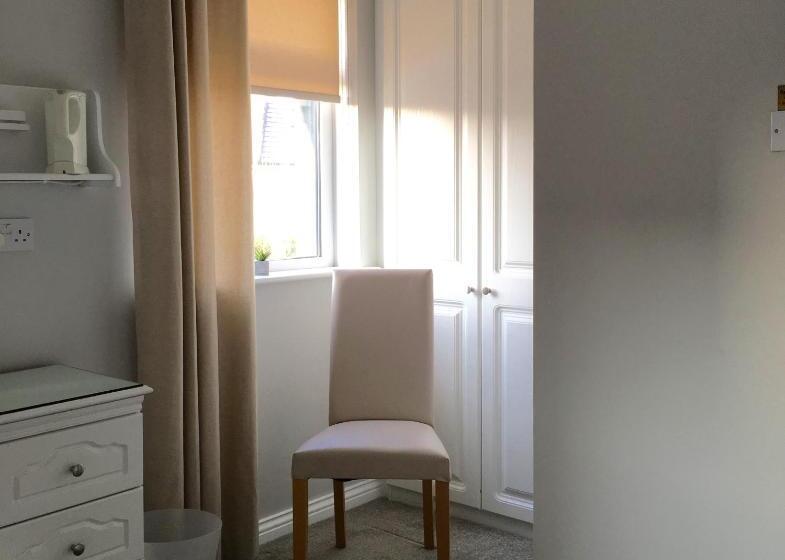 标准三人间, Westwinds