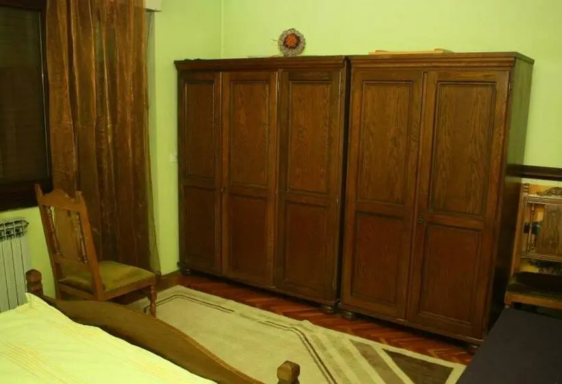 اتاق استاندارد, Art Home