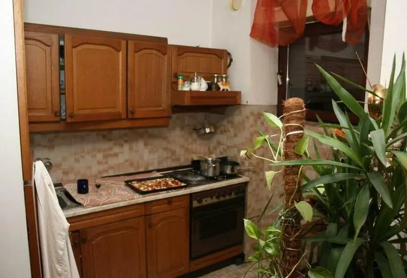 اتاق استاندارد, Art Home