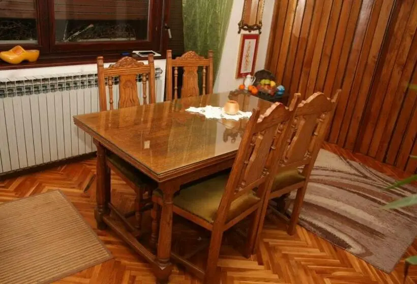 اتاق استاندارد, Art Home
