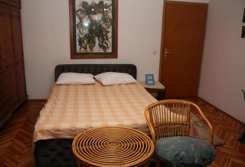 اتاق استاندارد, Art Home