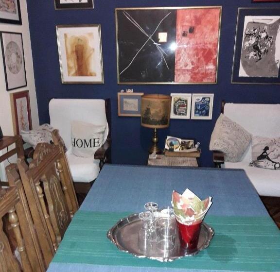 استودیوی استاندارد, Art Home