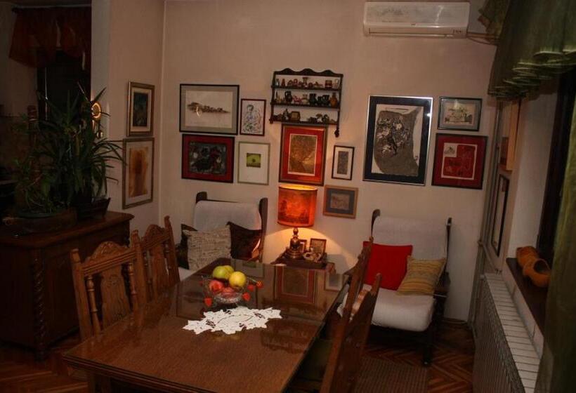 استودیوی استاندارد, Art Home