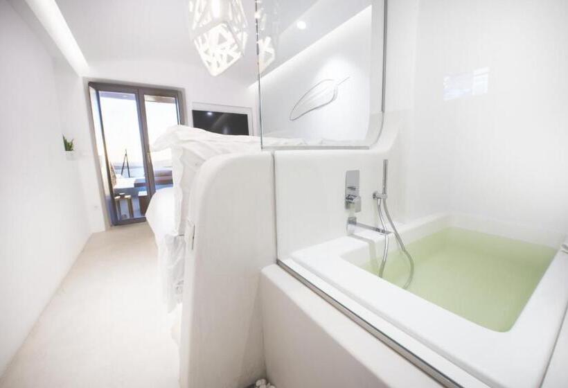 Suite with Pool, Adel Private Suites