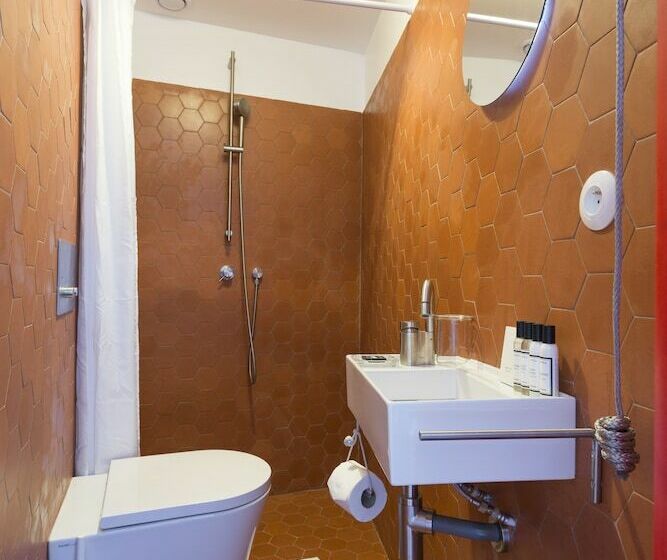 스탠다드 룸, Hôtel La Reine Jane