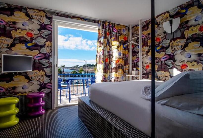 스탠다드 룸 더블 침대 바다 전망, Hôtel La Reine Jane