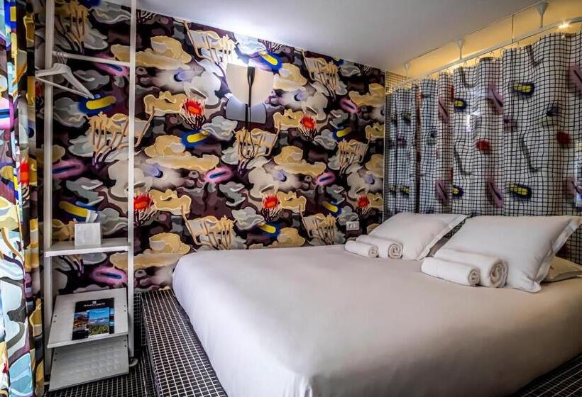 스탠다드 룸 더블 침대 바다 전망, Hôtel La Reine Jane