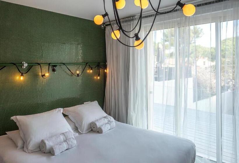 스탠다드 룸, Hôtel La Reine Jane