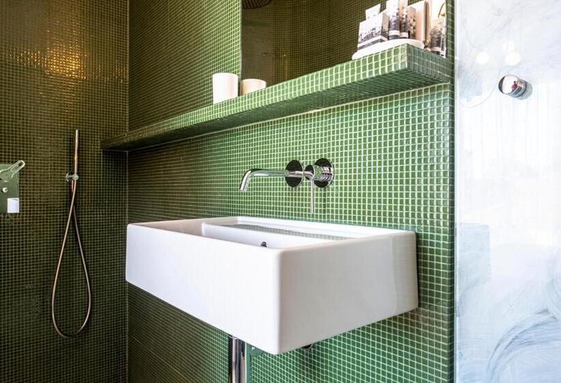 스탠다드 룸, Hôtel La Reine Jane