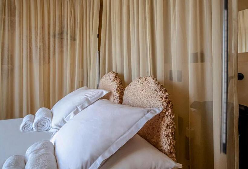 스탠다드 룸, Hôtel La Reine Jane