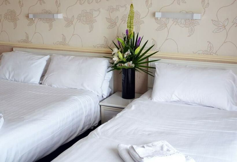 Habitació Triple Estàndard, Lyndene