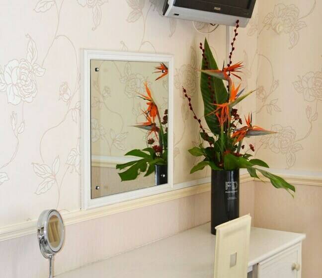 Habitació Basic, Lyndene