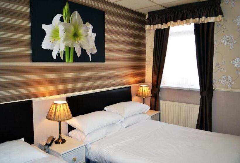 Habitació Triple Estàndard, Lyndene