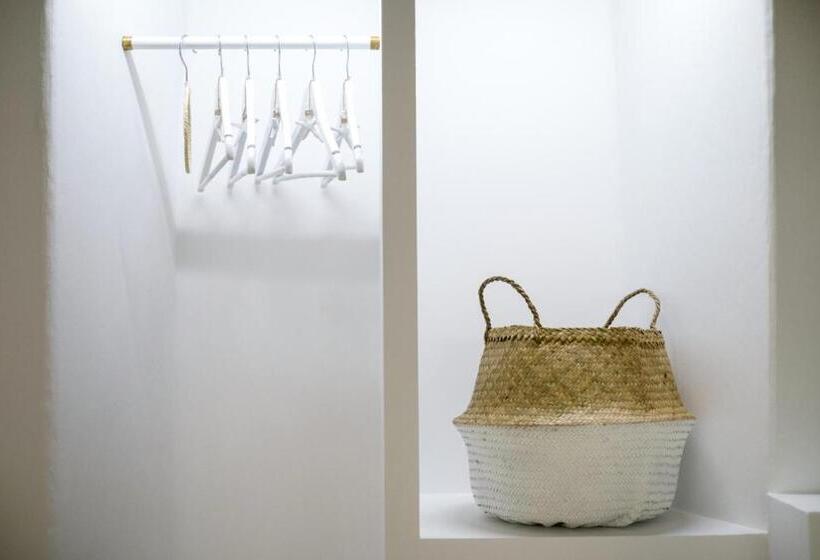 디럭스 스위트, Nou Sant Antoni