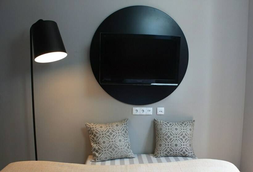 اتاق استاندارد, Ovo Malo Duše