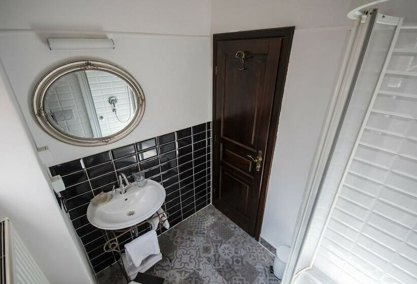 اتاق استاندارد, Ovo Malo Duše