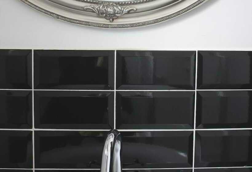 اتاق استاندارد, Ovo Malo Duše