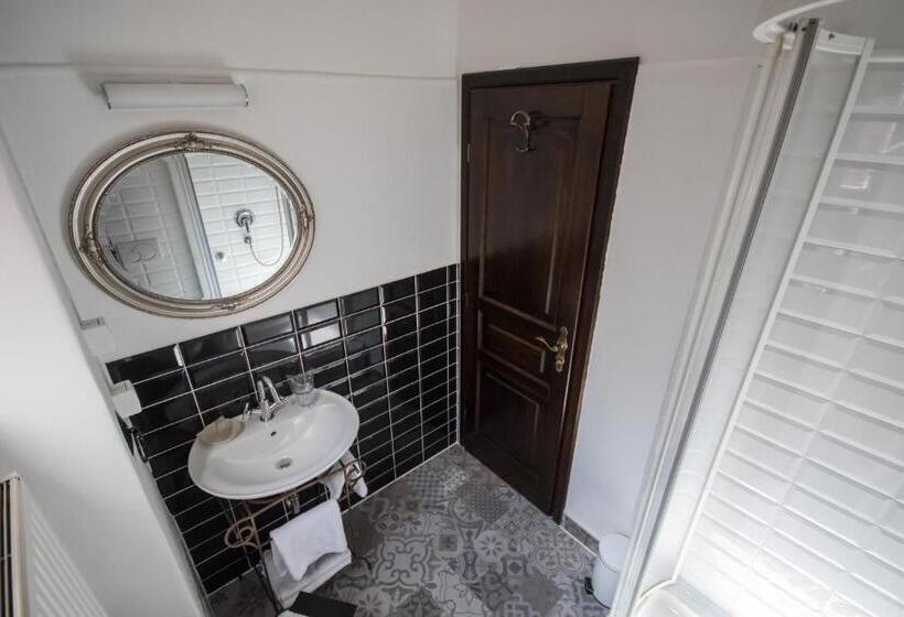 اتاق استاندارد, Ovo Malo Duše