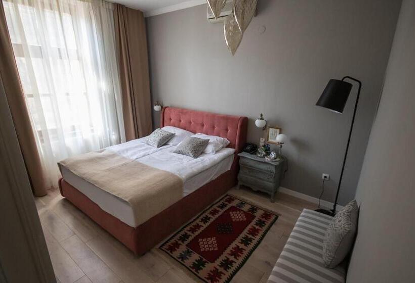 اتاق راحتی, Ovo Malo Duše