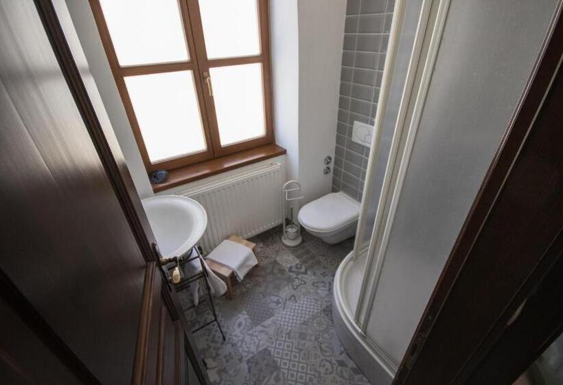 اتاق راحتی, Ovo Malo Duše