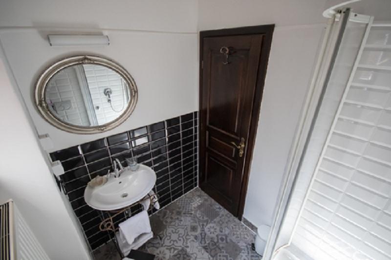 اتاق استاندارد, Ovo Malo Duše