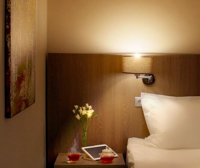 اتاق استاندارد یک نفره, Pokrovskiy