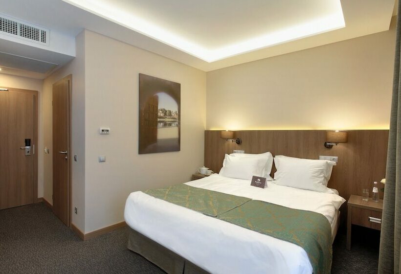 اتاق استاندارد, Pokrovskiy