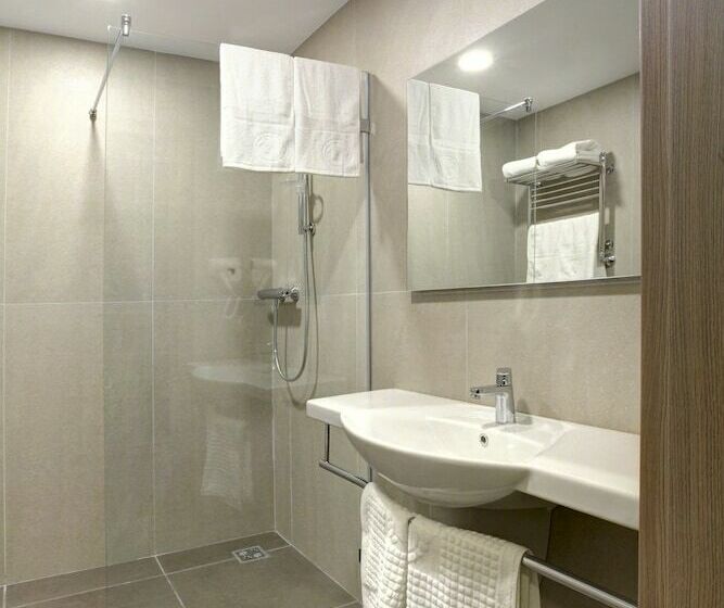 اتاق استاندارد یک نفره, Pokrovskiy