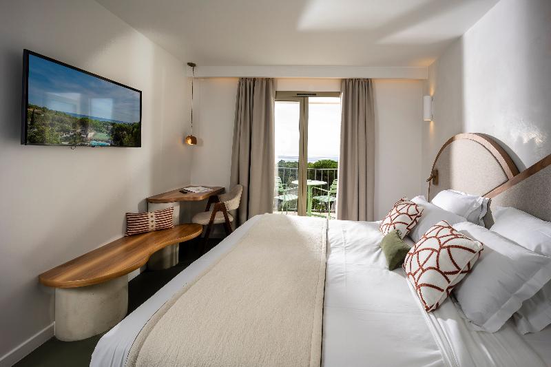 Номер Стандарт Вид на Море, Hôtel Du Parc Cavalaire Sur Mer
