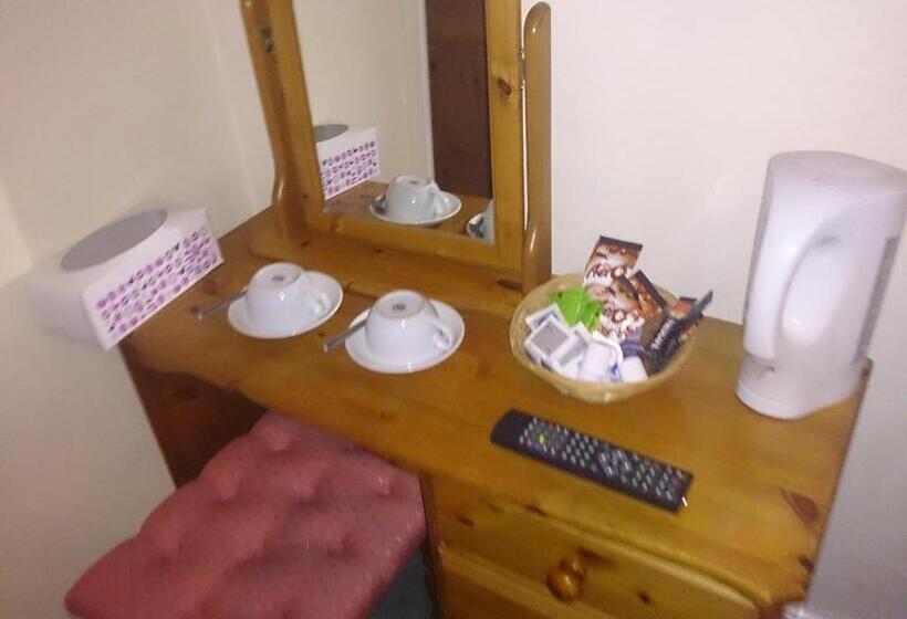 패밀리 룸, Rose & Crown