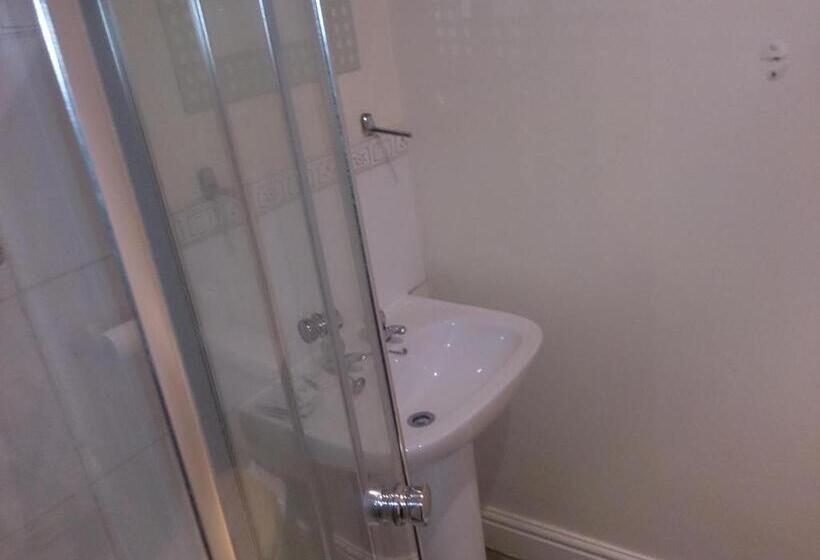 스탠다드 룸, Rose & Crown