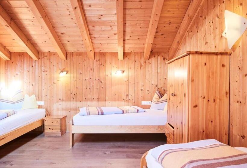 דירת שני חדרים עם מרפת, Tirolerhof   Appartementhaus